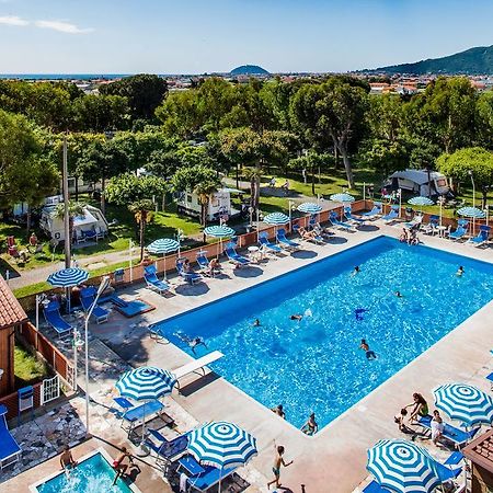 Camping Baciccia Ceriale Extérieur photo